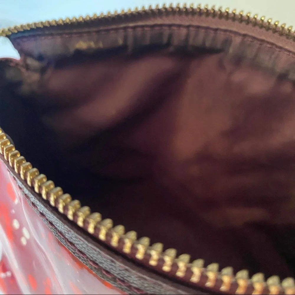 TORY BURCH BAG COSMETIC RED WHITE PRINT ZIP TOP MAKEUP SIGNATURE T TAC MEDALLION